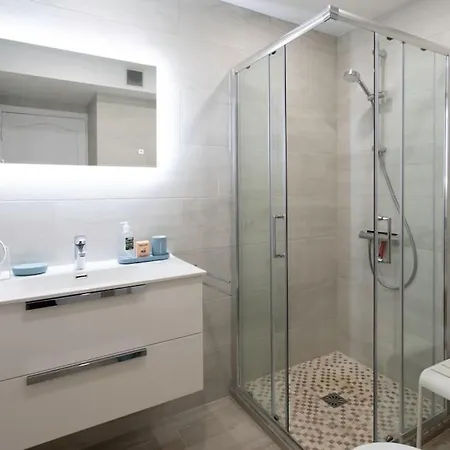 Appartement L20 Stunning Sea View, Terrace, Parking, Ac, Wifi *